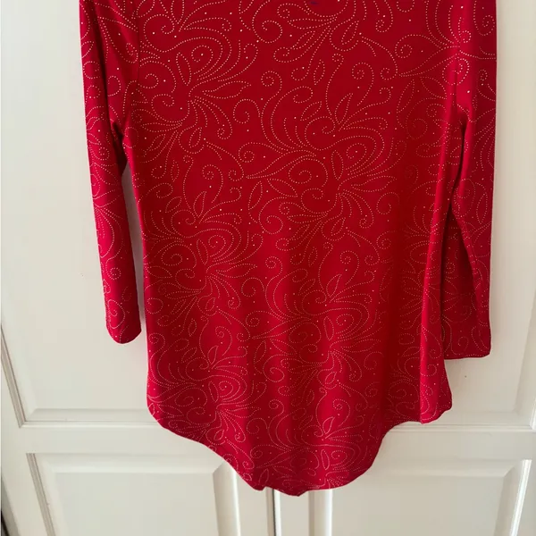 Amanda red gold embellished tunic top with‎ necklace. Size small - Image 6