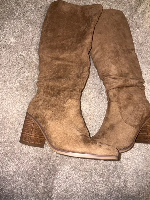 Women's Brown Suede Mid-Calf Block Heel Boots size 6 - Image 3