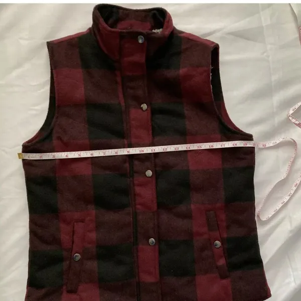 Thread and Supply Plaid‎ Vest Sherpa lined Womens Size Small Red and Black EUC - Image 6