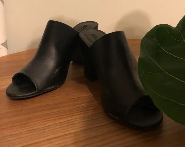 Forever 21 Cute Black Block Heels - Image 3