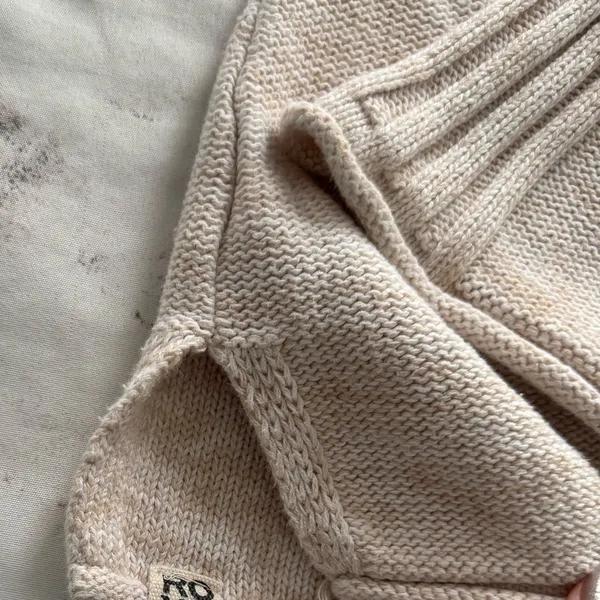 Roxy Cream cable Knit Hooded V-neck kangaroo pocket Sweater, size M outdoor - Image 13