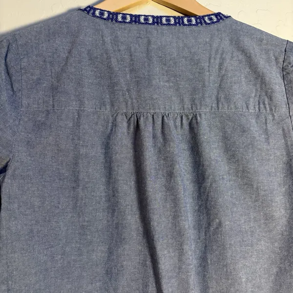 Vineyard Vines Women's‎ Chambray Embroidered V-neck Long Sleeve Top Size S - Image 6