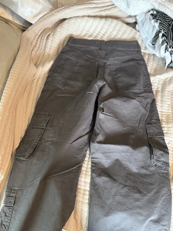 Hollister Dark Grey Cargo Baggy Pants Size 000 or 23 - Image 5