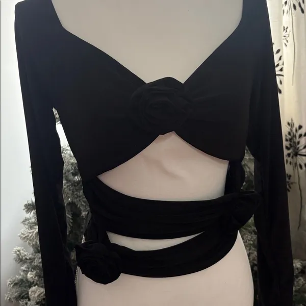 Elegant Black Women's Top Size L - Image 3