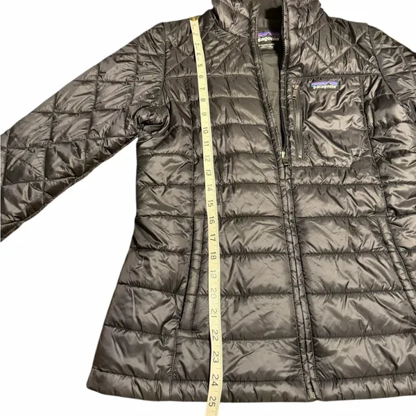 Patagonia Women’s Light Weight Black Puffer Jacket Medium - Image 7