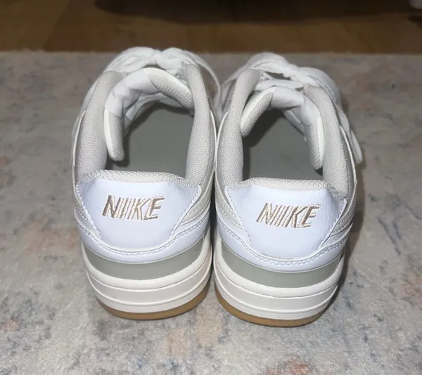 Nike Sneakers - Image 3