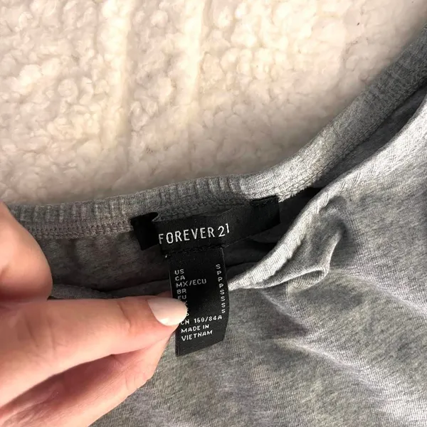 Forever-21 Women's Grey Crop-top - Image 3