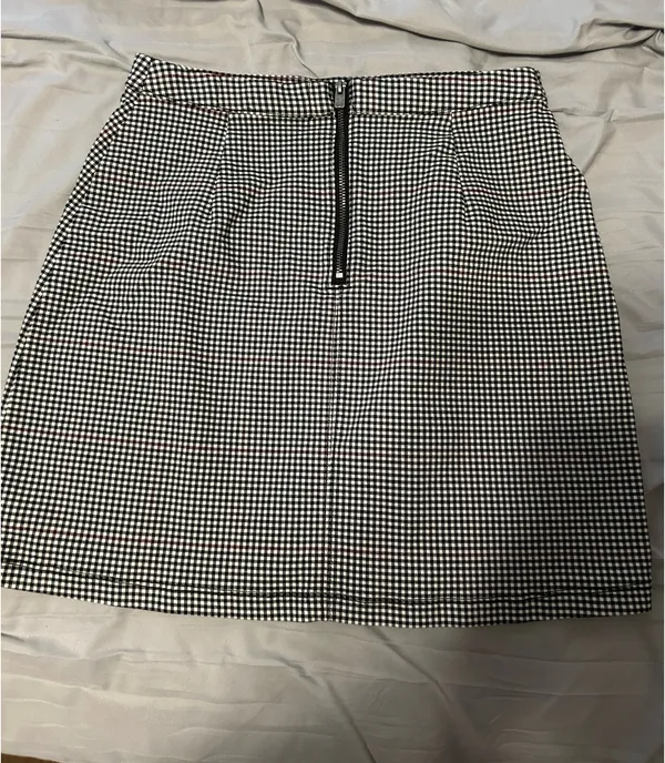 Hollister Plaid Mini Skirt - Image 3