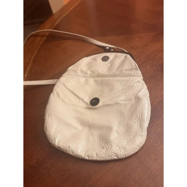 HOBO kisslock Crossbody White - Image 7