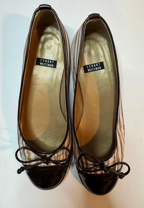Womens 2 Tone Brown Flats Size 5 1/2B - Image 2