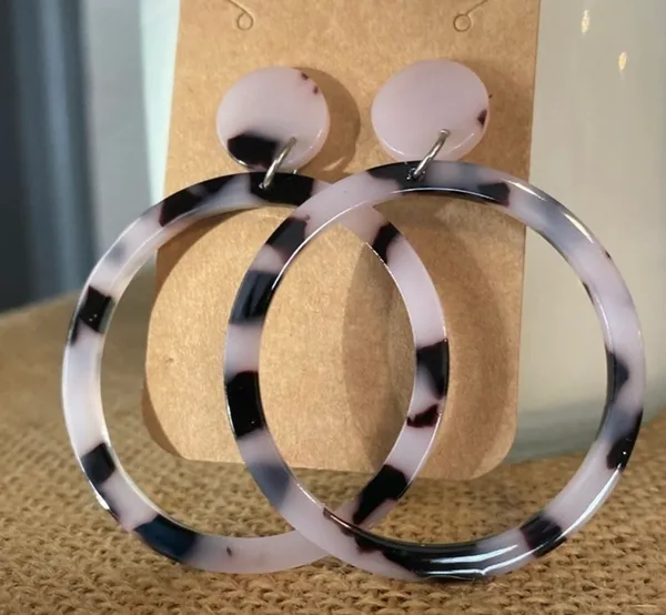 Black and white hoop, earrings, acrylic new - Image 2