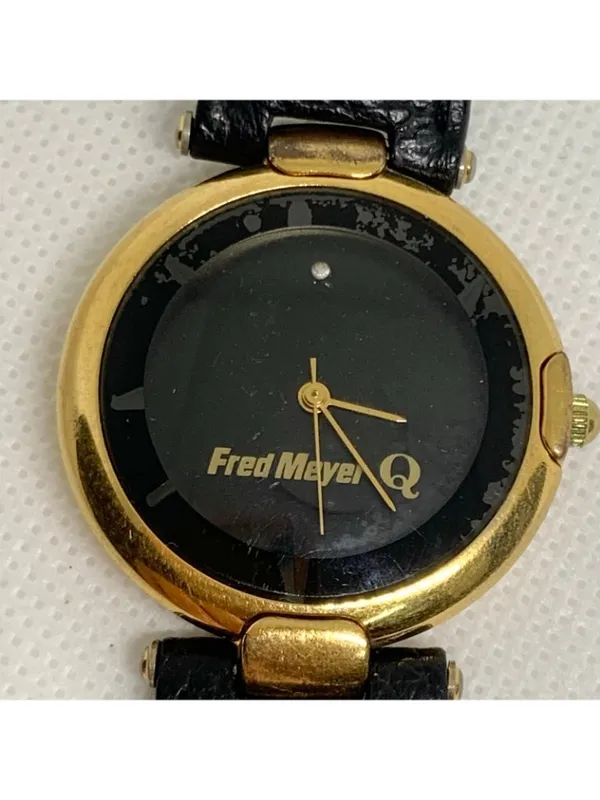 Vintage Fred Meyer women’s gold tone wristwatch black dial 32mm Quartz running - Image 3