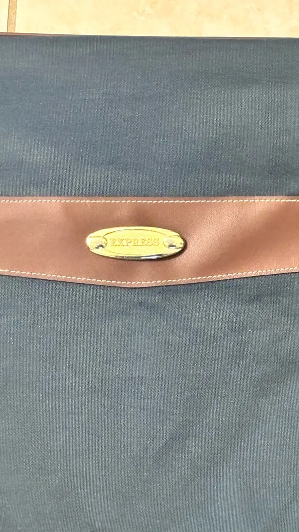 Express 23”Suit Garments Travel Bag Hanging Carry On Garments Suit - Image 2