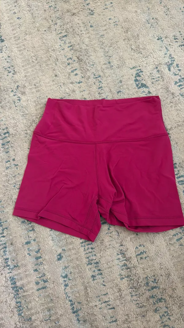 Aritzia Golden Butter Biker Shorts - Image 3