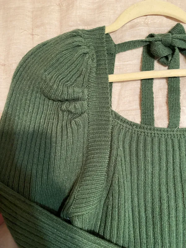 Green Sweater - Image 3