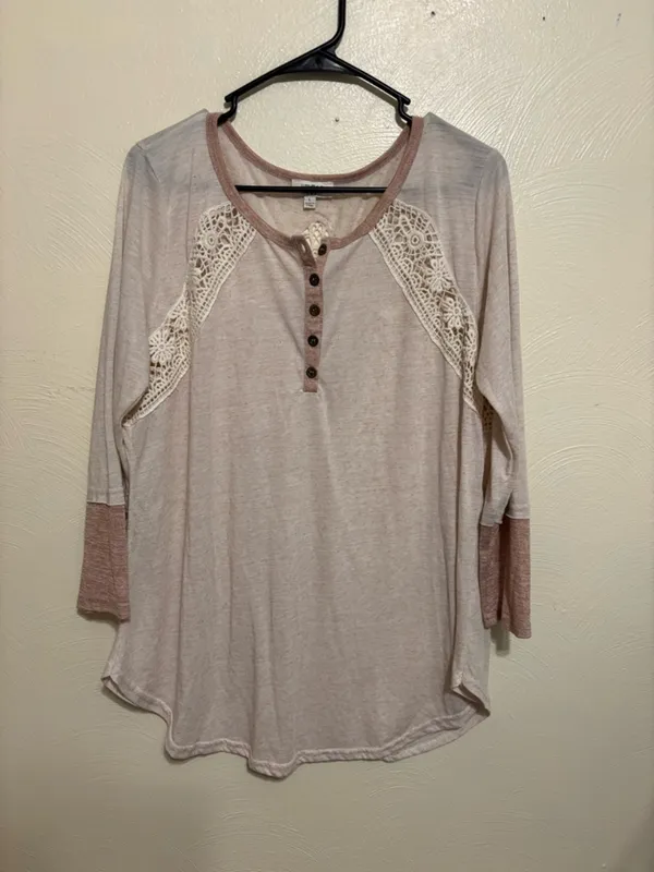 Umgee Blush Henley with Cream Crochet Shoulder Panels and Mauve Contrast Cuffs - Image 2