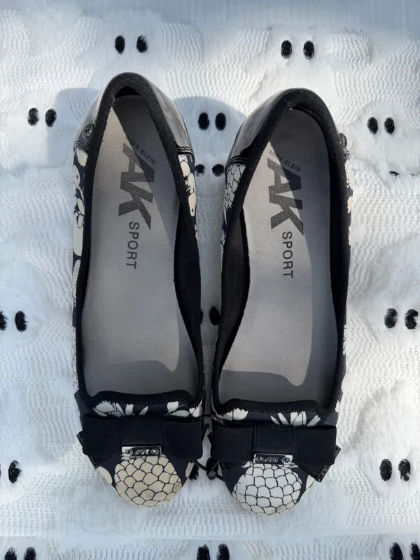 Anne Klein AK Sport Ballet Flats Womens Size 9M Black White Floral Comfort Shoes - Image 11