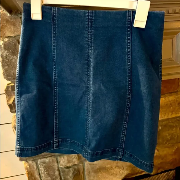 Free People Modern Femme Denim Stretch‎ Skirt, size 8 - Image 2