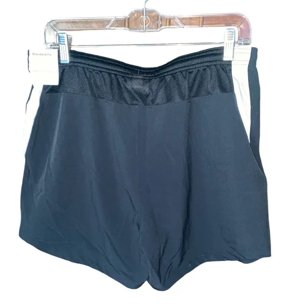Nike shorts. New with tags size medium - Image 3