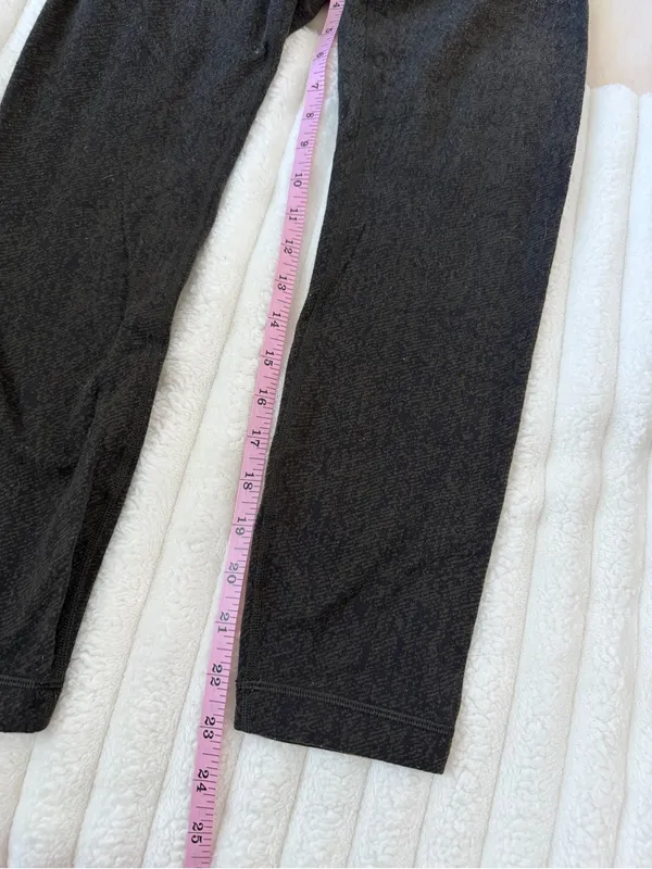 Lululemon high rise leggings - Image 7