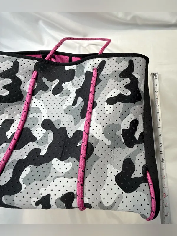 Gray Camo Neoprene Tote & Wallet Pink Handles - Image 8