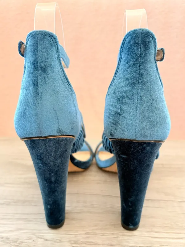 Vince Camuto Robeka Blue Velvet Fabric Strappy Buckle 4" Chunky Heel Sandal 5.5 - Image 3