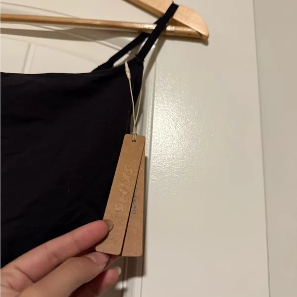 NWT SKIMS Fits Everybody Black Cropped Top - Image 4