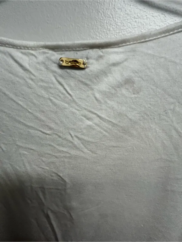 bebe White Tee with Gold Logo Plaque - Image 3