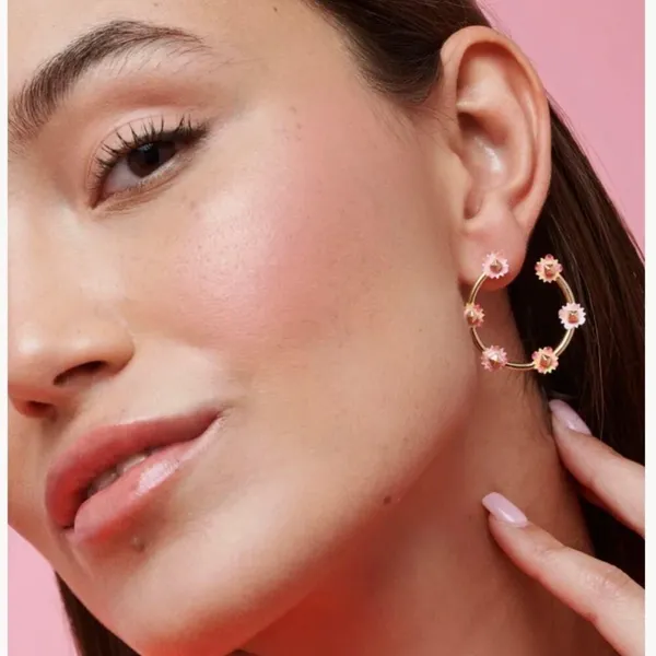 NWT! Kendra Scott Deliah Gold Open Frame Hoops in Pink Mix - Image 4