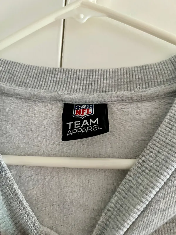 asos nfl grey crewneck sweatshirt size medium - Image 3