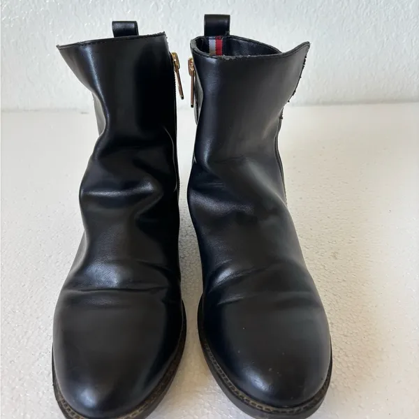 Tommy Hilfiger Black Leather and Suede Ankle Booties Witchy size 8M - Image 4