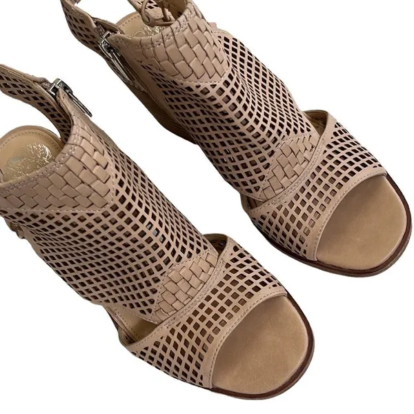 EUC Vince Camuto leather heeled sandals - Image 4