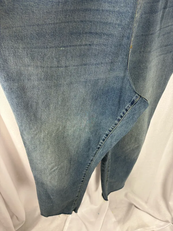 Universal Thread Denim Overalls Medium Blue Wash 18 Plus Size 34 Raw Hem Bibs - Image 3