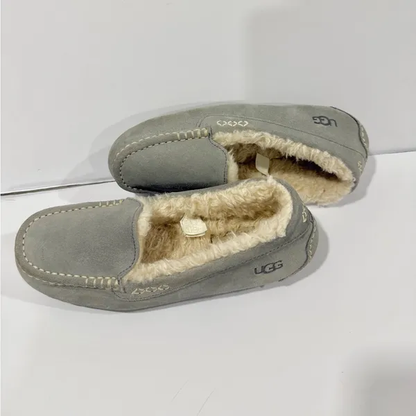 UGG Ansley Slippers Womens 8 Gray Suede Shearling Lined Moccasin - Image 3