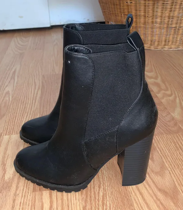 Forever 21 Faux Leather Ankle Boots - Image 6