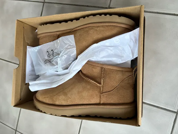Women’s UGG Classic Ultra Mini Boots 8 - Image 7
