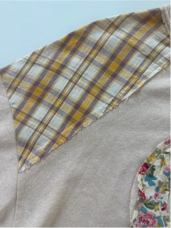 Women's Easel Plaid Floral Print Peach Heart Patched Top M/L - Image 8