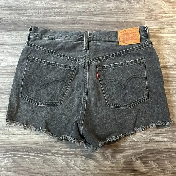 Levi's Dark grey wash shorts with button fly - Image 2