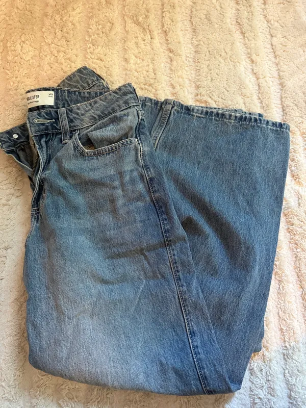 Hollister high rise baggy jeans - Image 3
