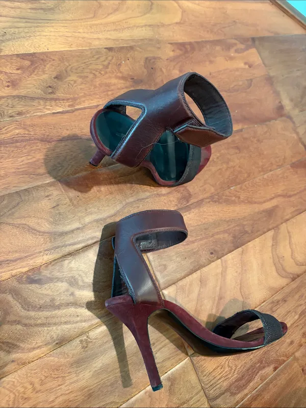 Alexander Wang Burgundy Colette Stingray Sandals Size 38 - Image 3