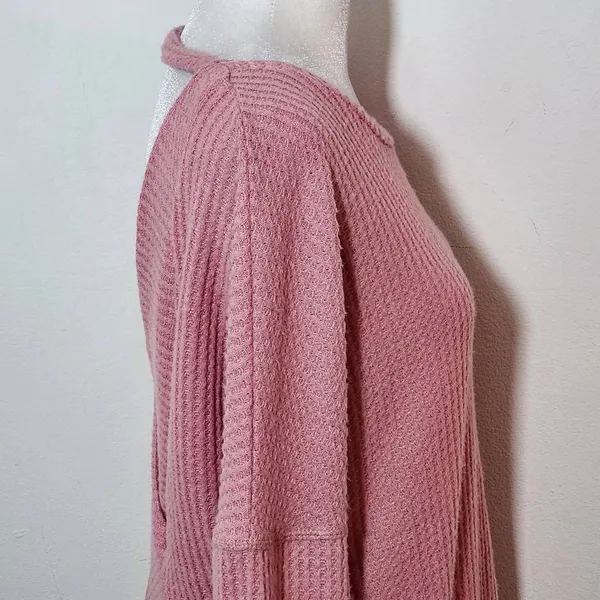 Pink Thermal Knit Top with Open Back Size Small Pink Waffle Knit Top - Image 2