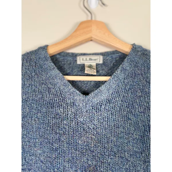 LL Bean Womens Blue Wool V-Neck Sweater Made in Scotland DC74‎ Medium - Image 3