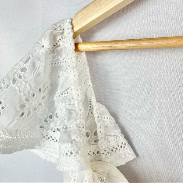 Lovers + Friends White Eyelet Lace‎ Off Shoulder Blouse S - Image 4