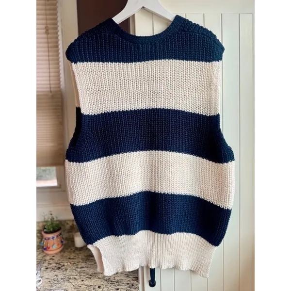 Curl Surf Striped Sweater Vest Chunky Knit V-Neck Navy Cream Medium NWT - Image 3