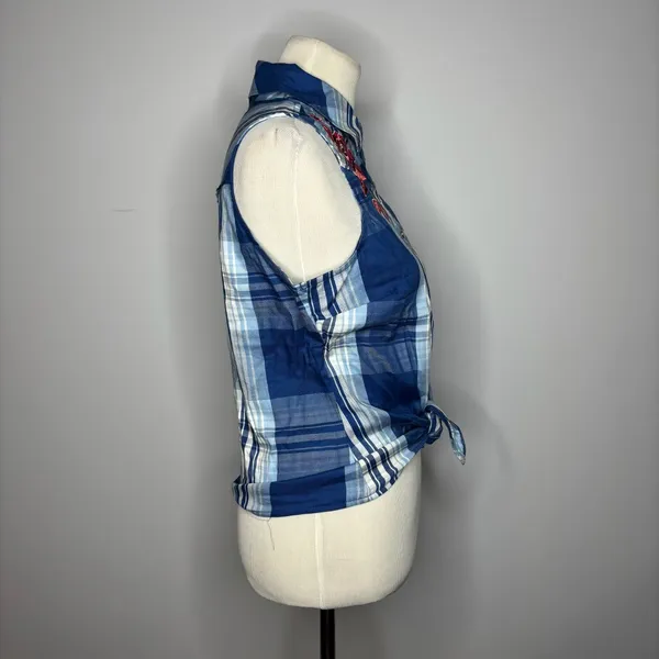 Idyllwind - Blue Plaid Print Embroidered Front Sleeveless Snap Western Shirt - Image 5
