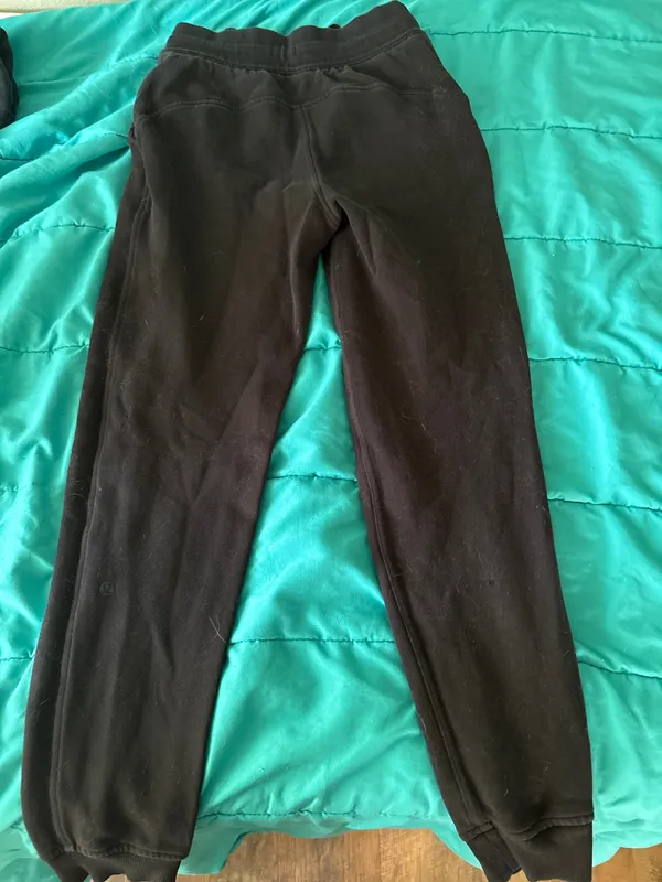 Lululemon Scuba midsize, black sweatpants size 4 - Image 2