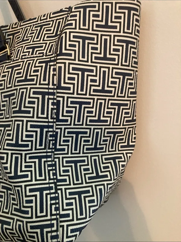 Tory Burch Black and White Signature Geometric Tote - Image 7