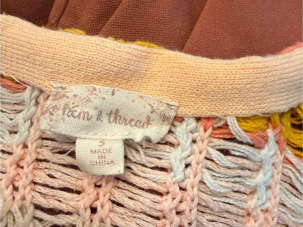 Hem & Thread Open-Knit V-Neck Stripe Sweater in Pink, Yellow, Cream SZ S - Image 4
