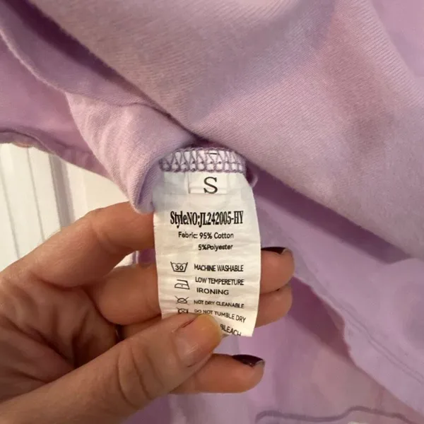 Amazon purple cotton oversized raw seam tshirt size small - Image 4