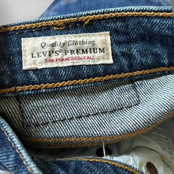 LEVI'S Women's Wedgie Straight Button Fly Jeans With Raw Hem Size 27 | EUC - Image 11